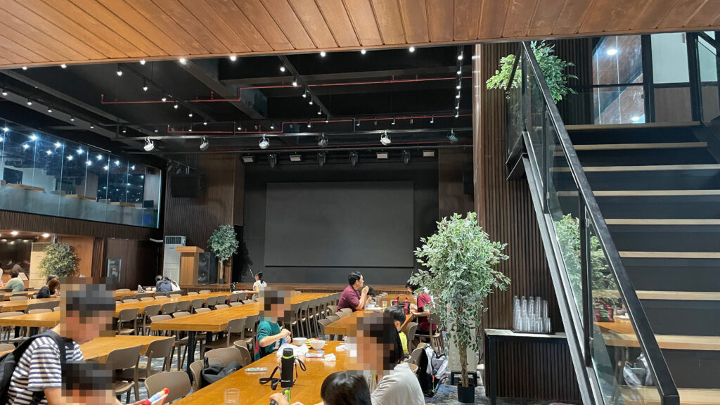 1階の食堂兼ホール